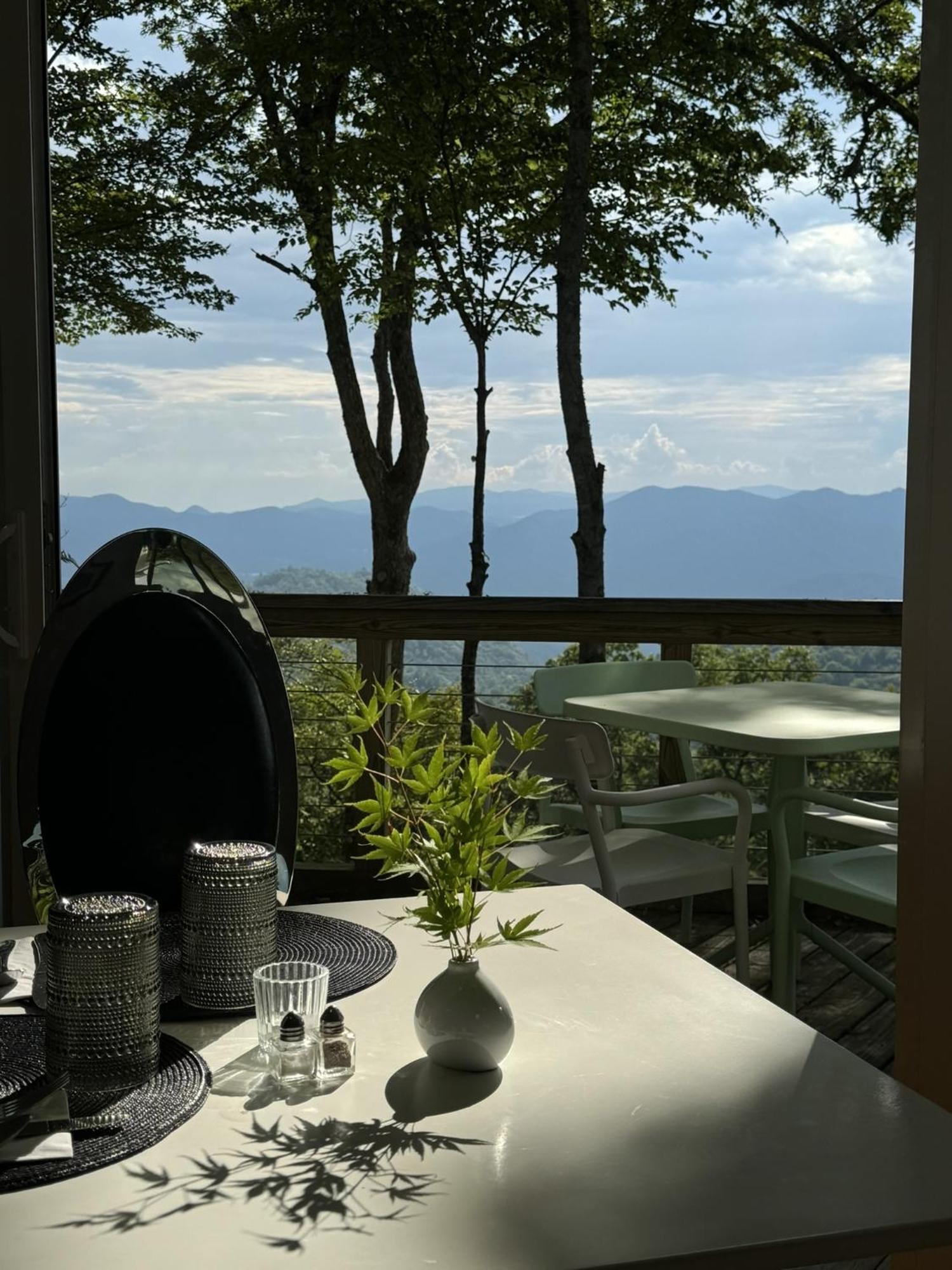 Fire Mountain Hotel Highlands Exterior foto